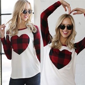 ❤️Valentine’s Day❤️Plaid Heart Accent Top